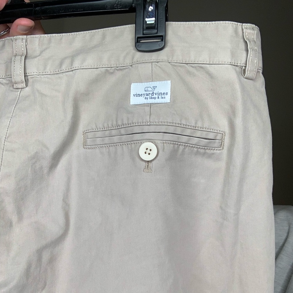 Men’s Khaki Vineyard Vines Golf Shorts